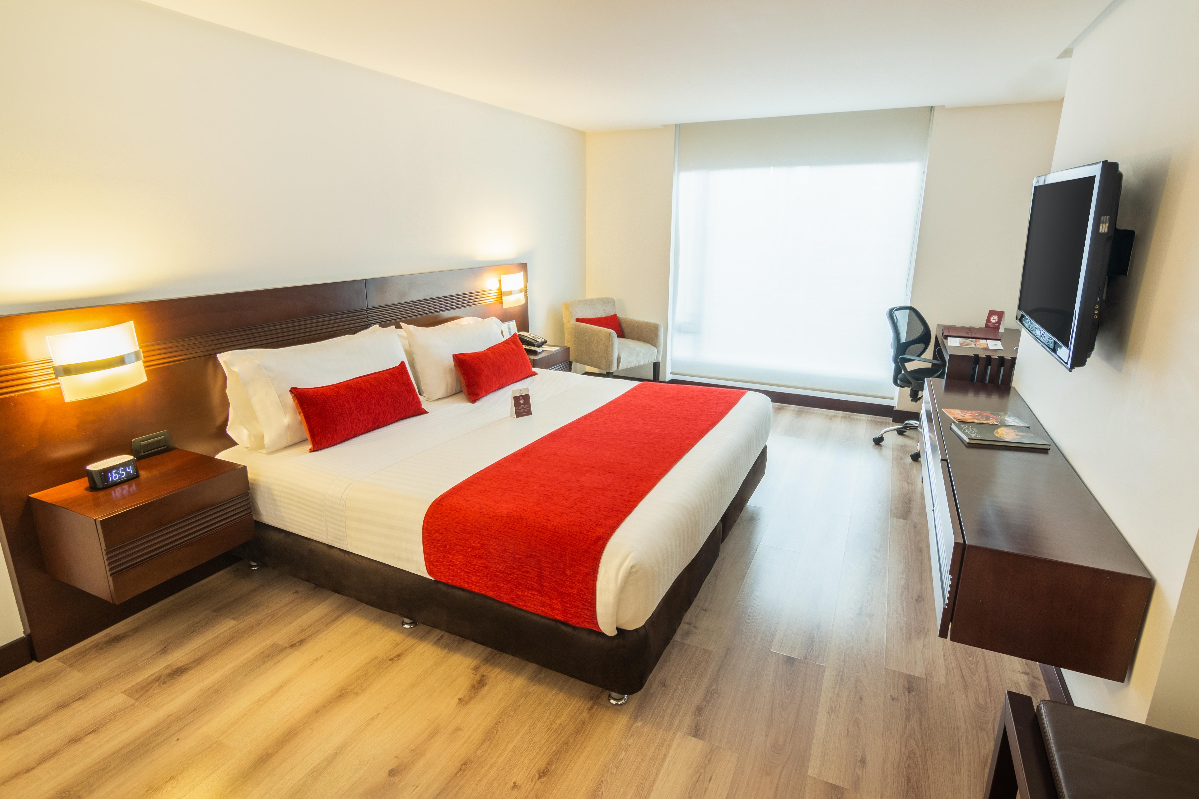 Best Western Plus 93 Park Hotel Богота Экстерьер фото A room at the hotel