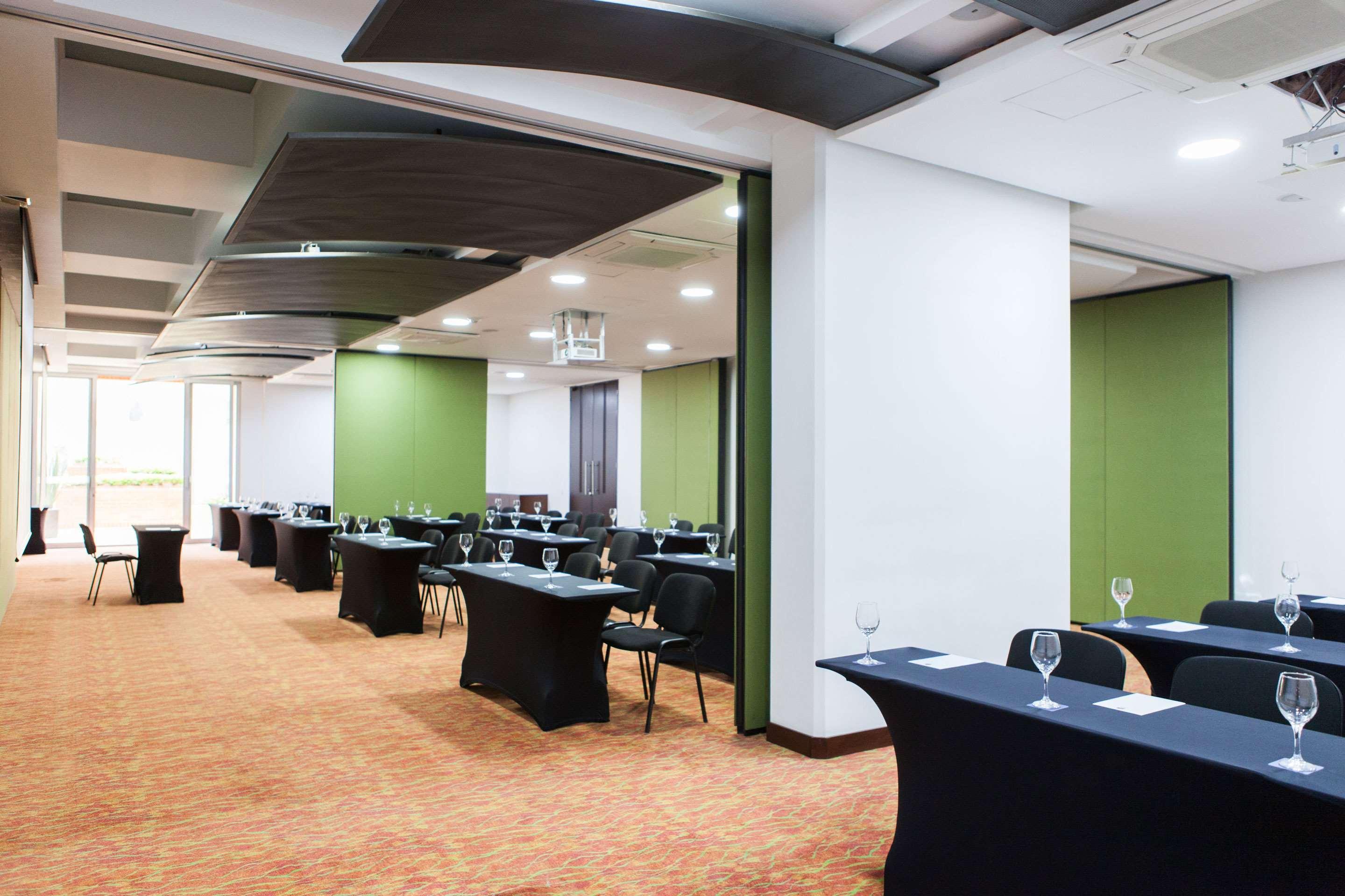 Best Western Plus 93 Park Hotel Богота Экстерьер фото Meeting room