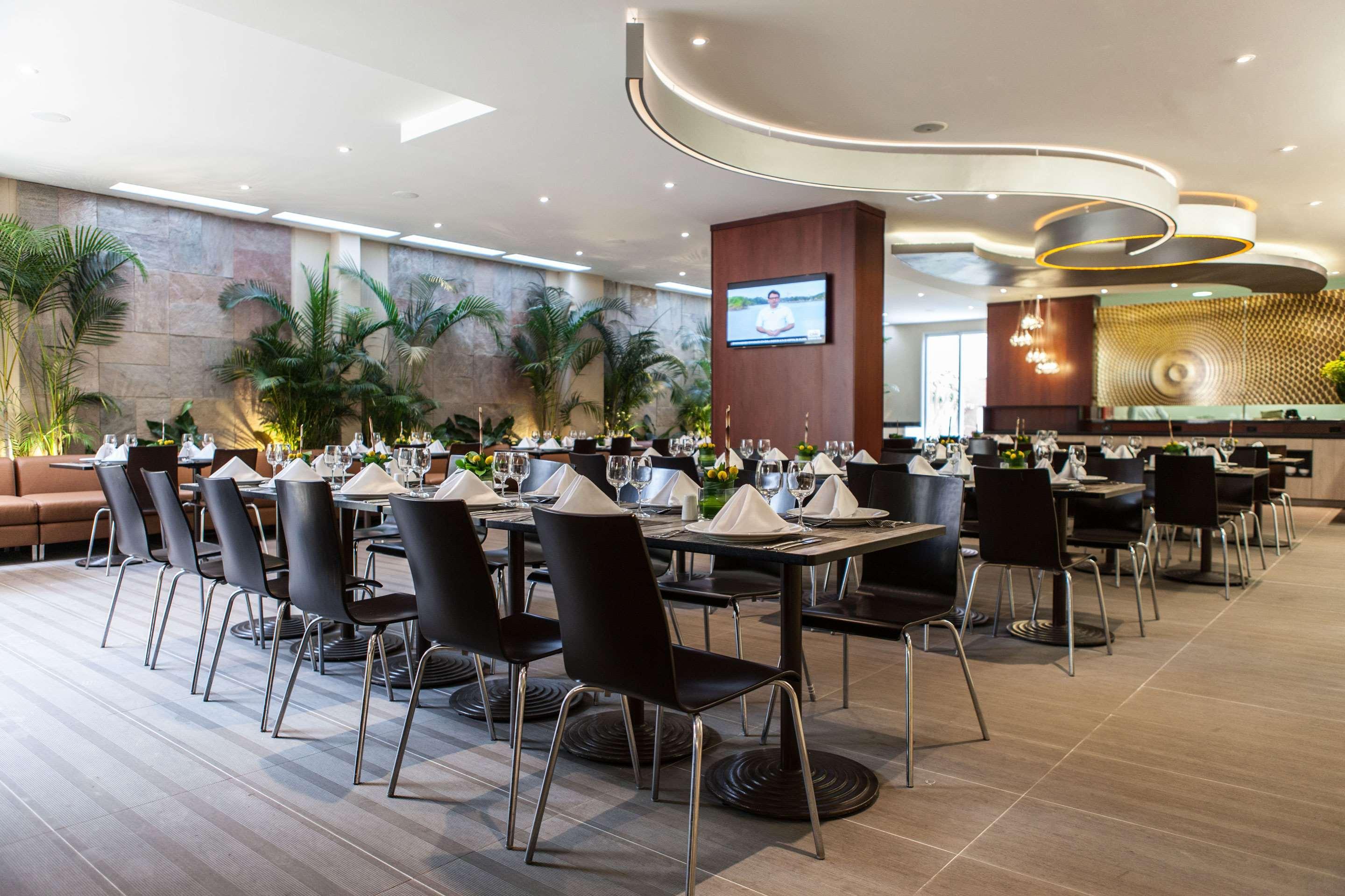 Best Western Plus 93 Park Hotel Богота Экстерьер фото The VIP lounge at Tan Son Nhat International Airport