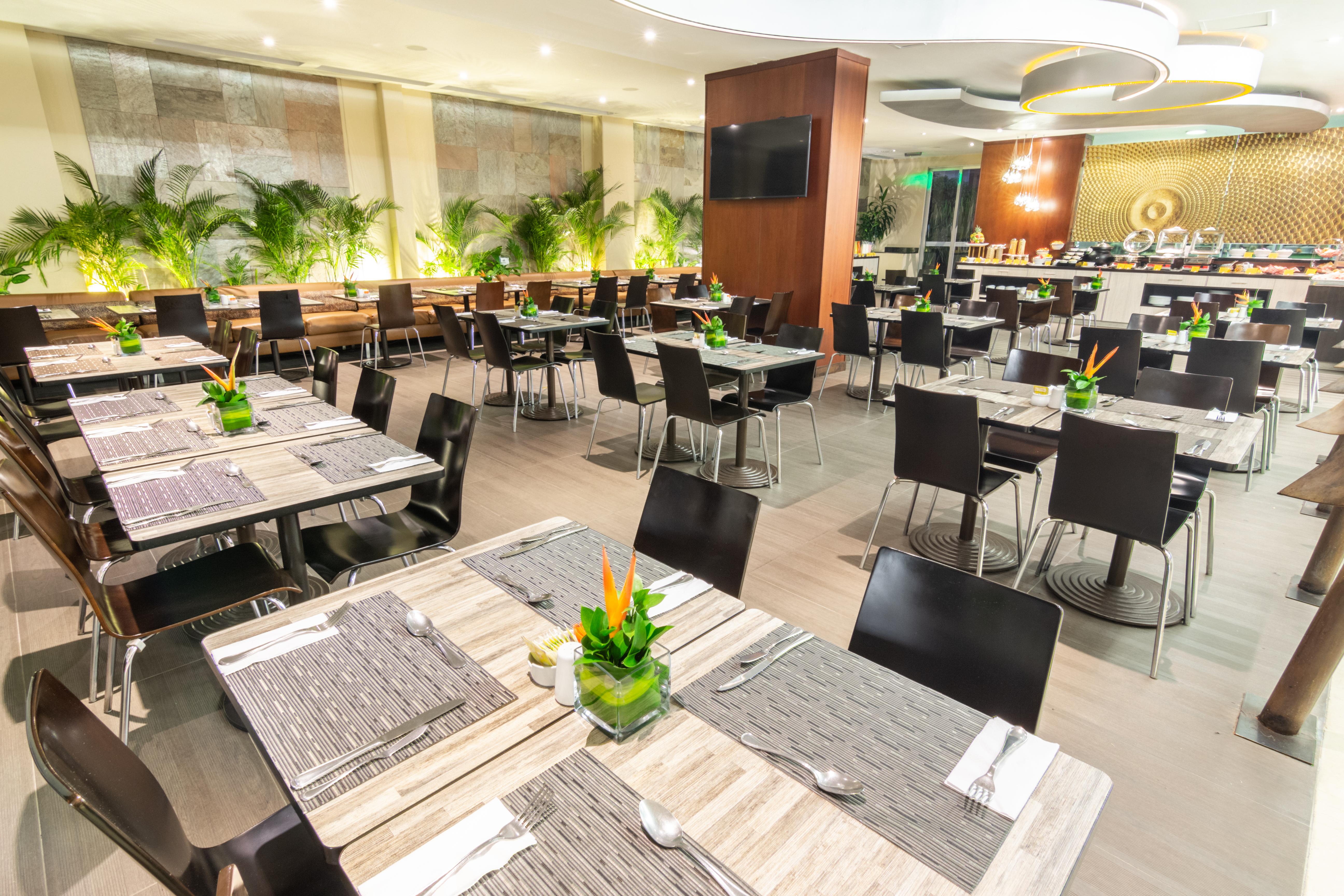 Best Western Plus 93 Park Hotel Богота Экстерьер фото The Club at Changi Airport