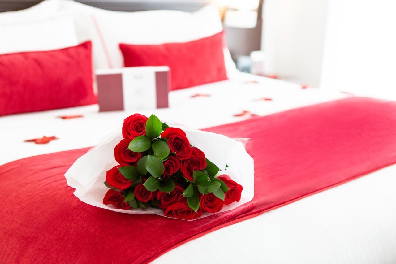 Best Western Plus 93 Park Hotel Богота Экстерьер фото A bouquet of red roses