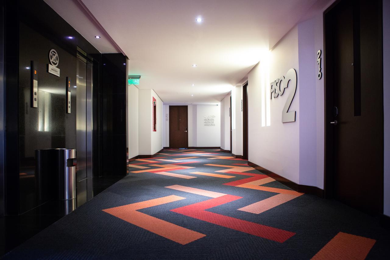 Best Western Plus 93 Park Hotel Богота Экстерьер фото A corridor at the hotel
