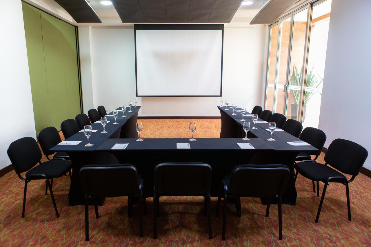 Best Western Plus 93 Park Hotel Богота Экстерьер фото Meeting room